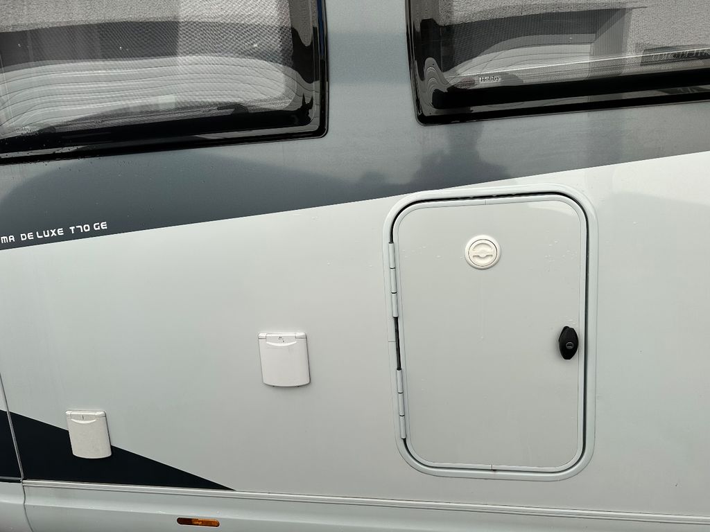 2016 Hobby Optima Deluxe - Image 7