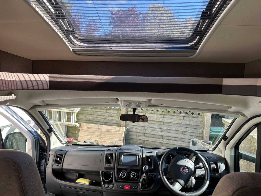 2016 Hobby Optima Deluxe - Image 10