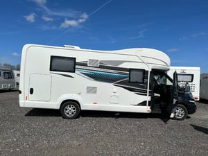 2024 Swift Voyager 494 — photo 12 of 30