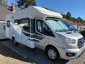 2025 Auto-Trail F-Line F72 — photo 8 of 18
