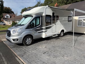 2025 Auto-Trail F-Line F72 — photo 15 of 18
