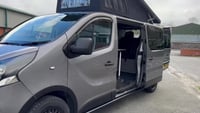 2018 Vauxhall Vivaro - Video