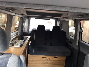 2015 Toyota Granvia — photo 9 of 11