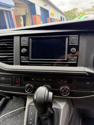 2024 Volkswagen Transporter — photo 18 of 21