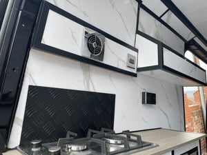 2020 Mercedes-Benz Sprinter — photo 2 of 6