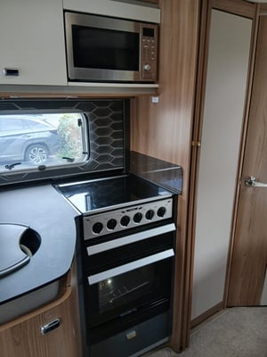 2019 Swift Bessacarr 560 — photo 11 of 15