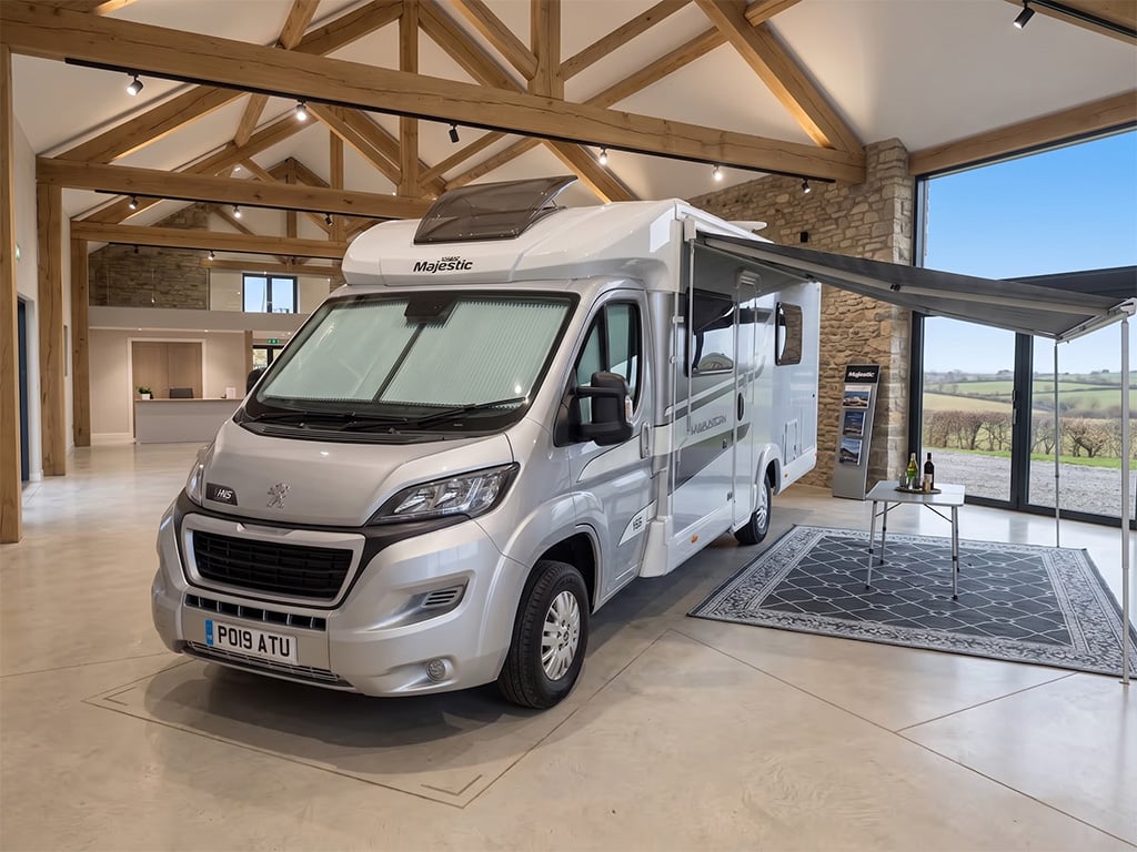 2019 Elddis Majestic 185 - Image 1