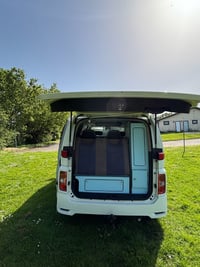 2006 Nissan Elgrand - Image 3