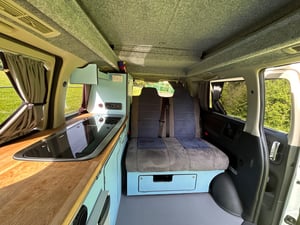 2006 Nissan  Elgrand  — photo 9 of 22