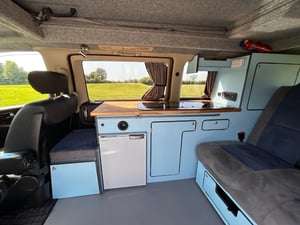 2006 Nissan  Elgrand  — photo 12 of 22