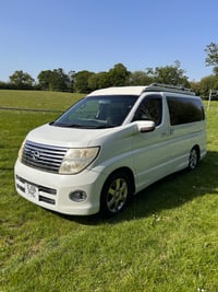 2006 Nissan Elgrand - Image 2