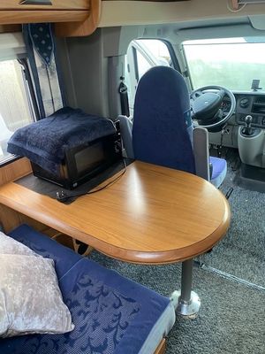 2005 Burstner Delfin 700 — photo 17 of 25