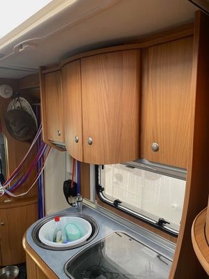 2005 Burstner Delfin 700 — photo 22 of 25
