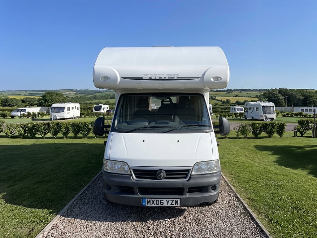 2006 Swift Sundance 590 RL - Image 1