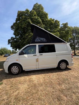 2005 Volkswagen T5 Campervan — photo 2 of 13