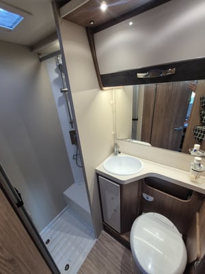 2024 Elnagh Baron 560 — photo 9 of 39