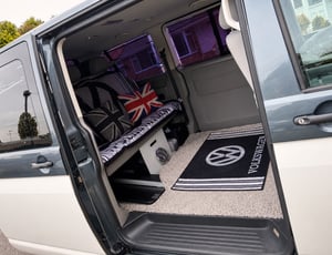 2008 Volkswagen Transporter — photo 8 of 13
