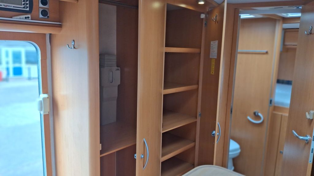 2007 Frankia 800i - Image 12