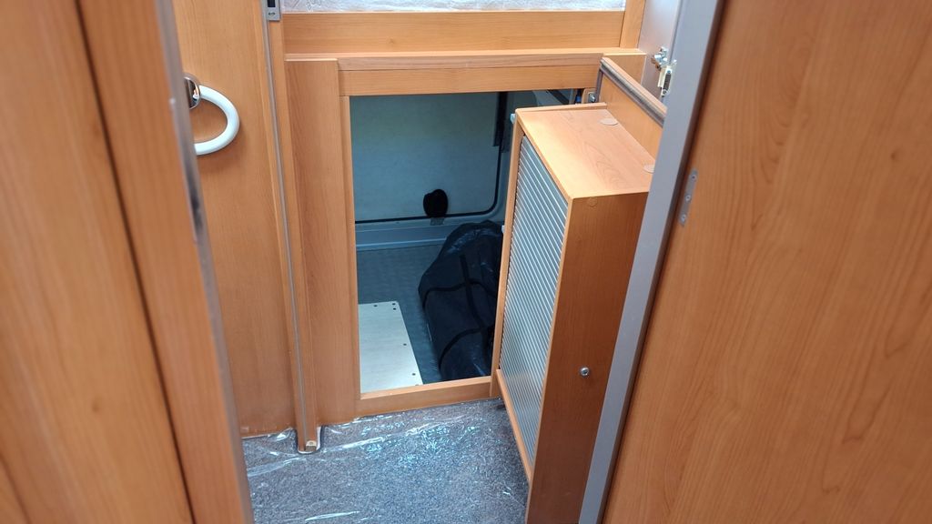 2007 Frankia 800i - Image 15