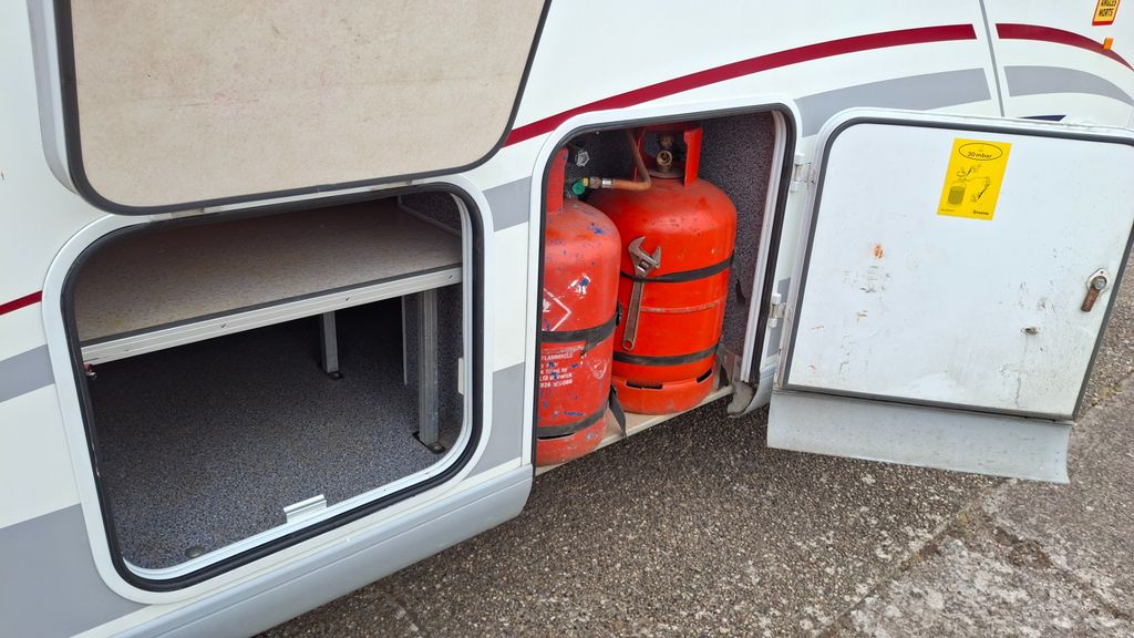 2007 Frankia 800i - Image 17