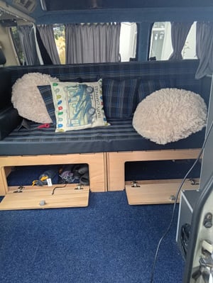 2002 Toyota HiAce — photo 3 of 31