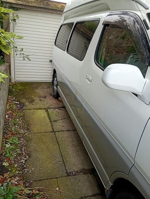 2002 Toyota HiAce — photo 7 of 31
