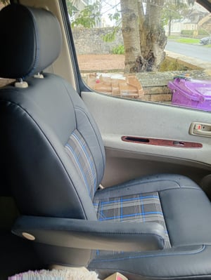 2002 Toyota HiAce — photo 10 of 31