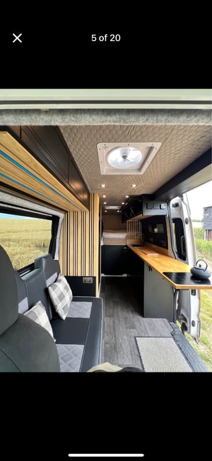 2017 Volkswagen Crafter Conversion — photo 19 of 20