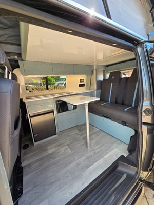 2024 Volkswagen Transporter T6.1 — photo 12 of 23