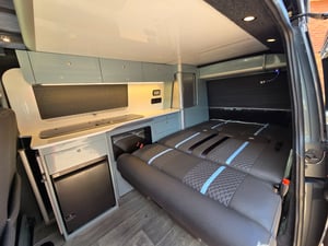 2024 Volkswagen Transporter T6.1 — photo 19 of 23