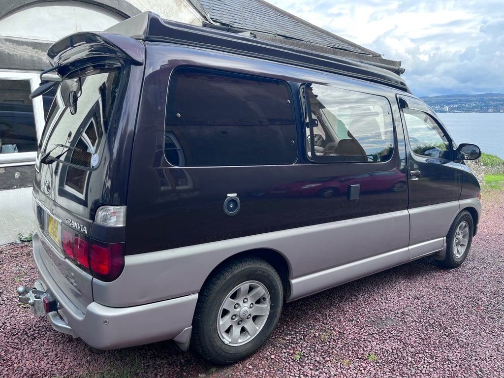 1997 Toyota Granvia - Image 1