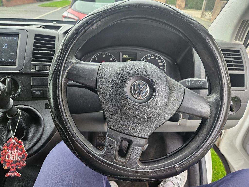 2014 VW Transporter T28 Startline TDI - Image 10