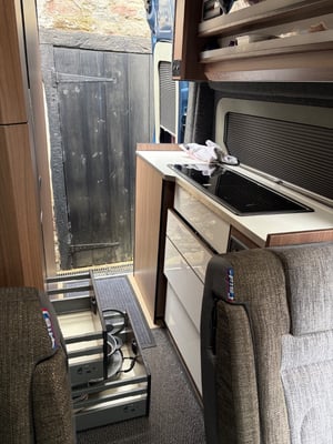 2018 Renault Trafic Camper Conversion — photo 3 of 50