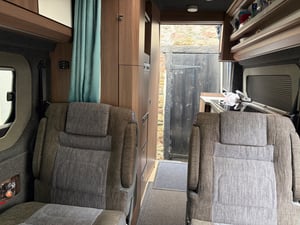 2018 Renault Trafic Camper Conversion — photo 4 of 50