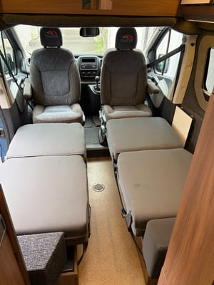 2018 Renault Trafic Camper Conversion — photo 9 of 50