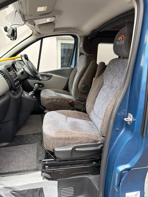 2018 Renault Trafic Camper Conversion — photo 11 of 50