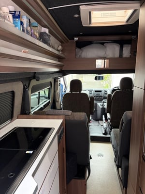 2018 Renault Trafic Camper Conversion — photo 17 of 50