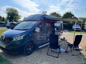 2018 Renault Trafic Camper Conversion — photo 18 of 50