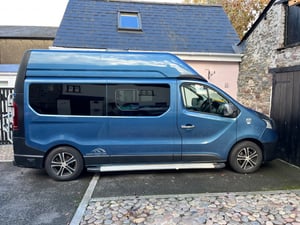 2018 Renault Trafic Camper Conversion — photo 23 of 50