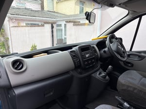2018 Renault Trafic Camper Conversion — photo 24 of 50