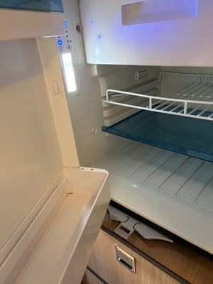 2018 Renault Trafic Camper Conversion — photo 32 of 50
