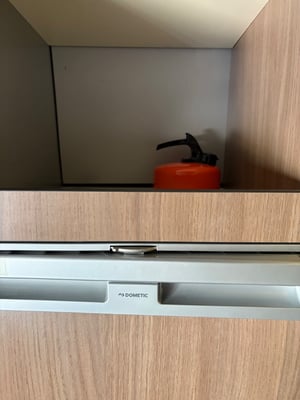 2018 Renault Trafic Camper Conversion — photo 34 of 50
