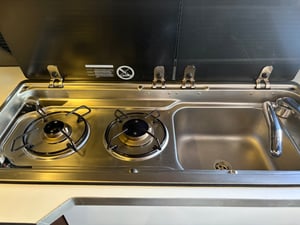 2018 Renault Trafic Camper Conversion — photo 38 of 50