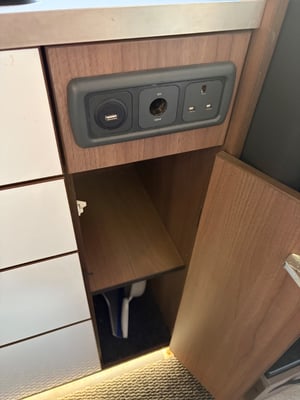 2018 Renault Trafic Camper Conversion — photo 42 of 50