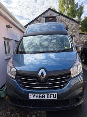 2018 Renault Trafic Camper Conversion — photo 49 of 50