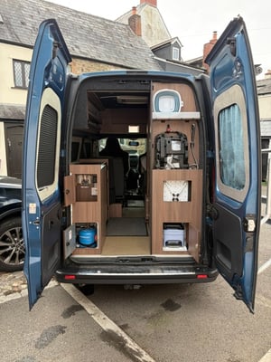 2018 Renault Trafic Hillside Hartington Camper Conversion — photo 51 of 52