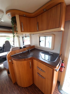 2008 Hymer B508 — photo 13 of 16
