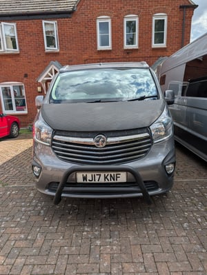 2017 Vauxhall Vivaro — photo 14 of 18