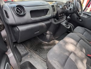 2017 Vauxhall Vivaro — photo 16 of 18