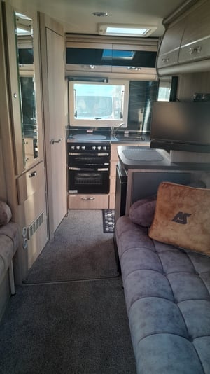 2025 Auto-Sleepers Broadway EK TB LP — photo 6 of 23